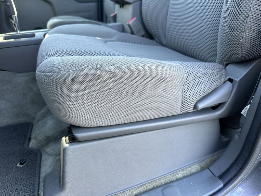 Used 2016 Nissan Frontier SV w/ SV Value Truck Package image 4