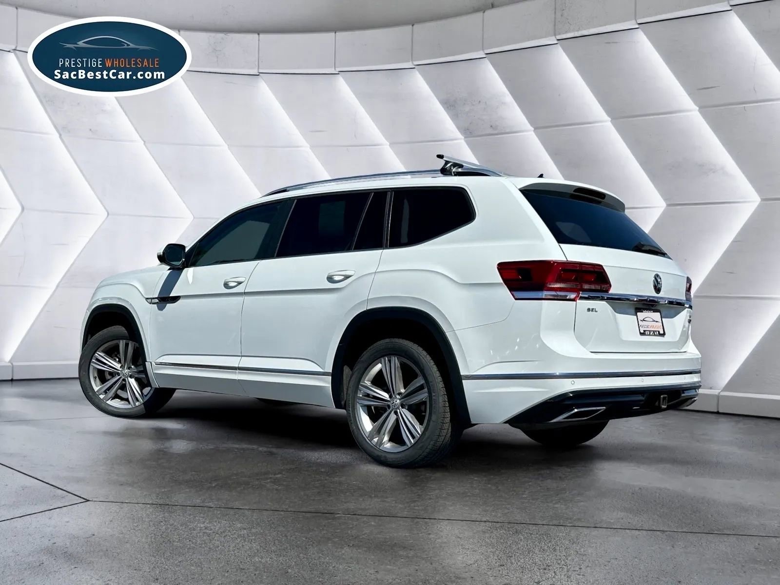 Used 2018 Volkswagen Atlas SEL w/ R-Line Package image 6