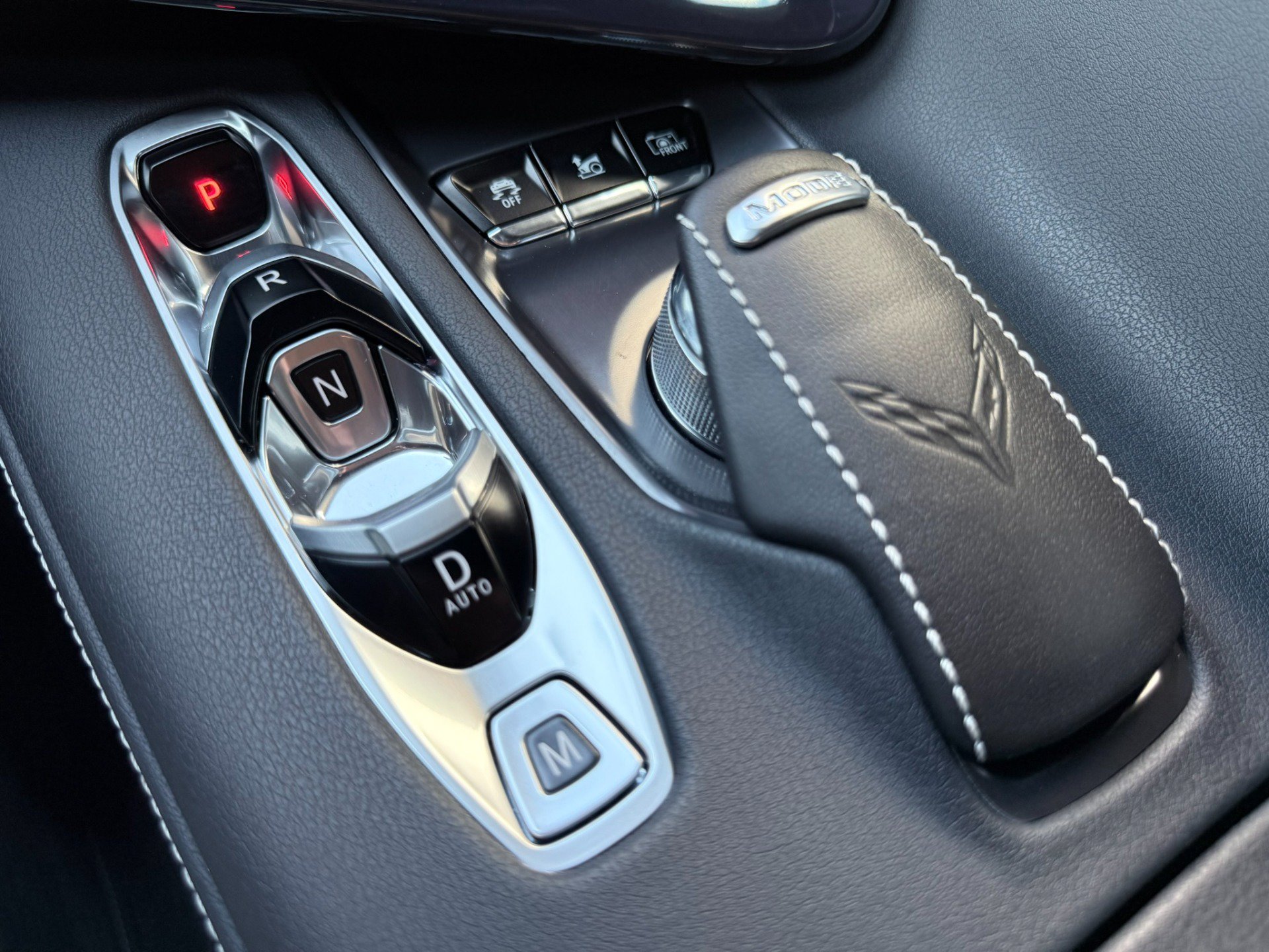 Used 2024 Chevrolet Corvette Stingray Preferred Cpe w/ Z51 Performance Package RWD image 12