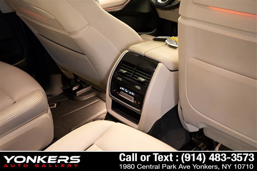 Used 2022 BMW X7 xDrive40i w/ Executive Package image 34