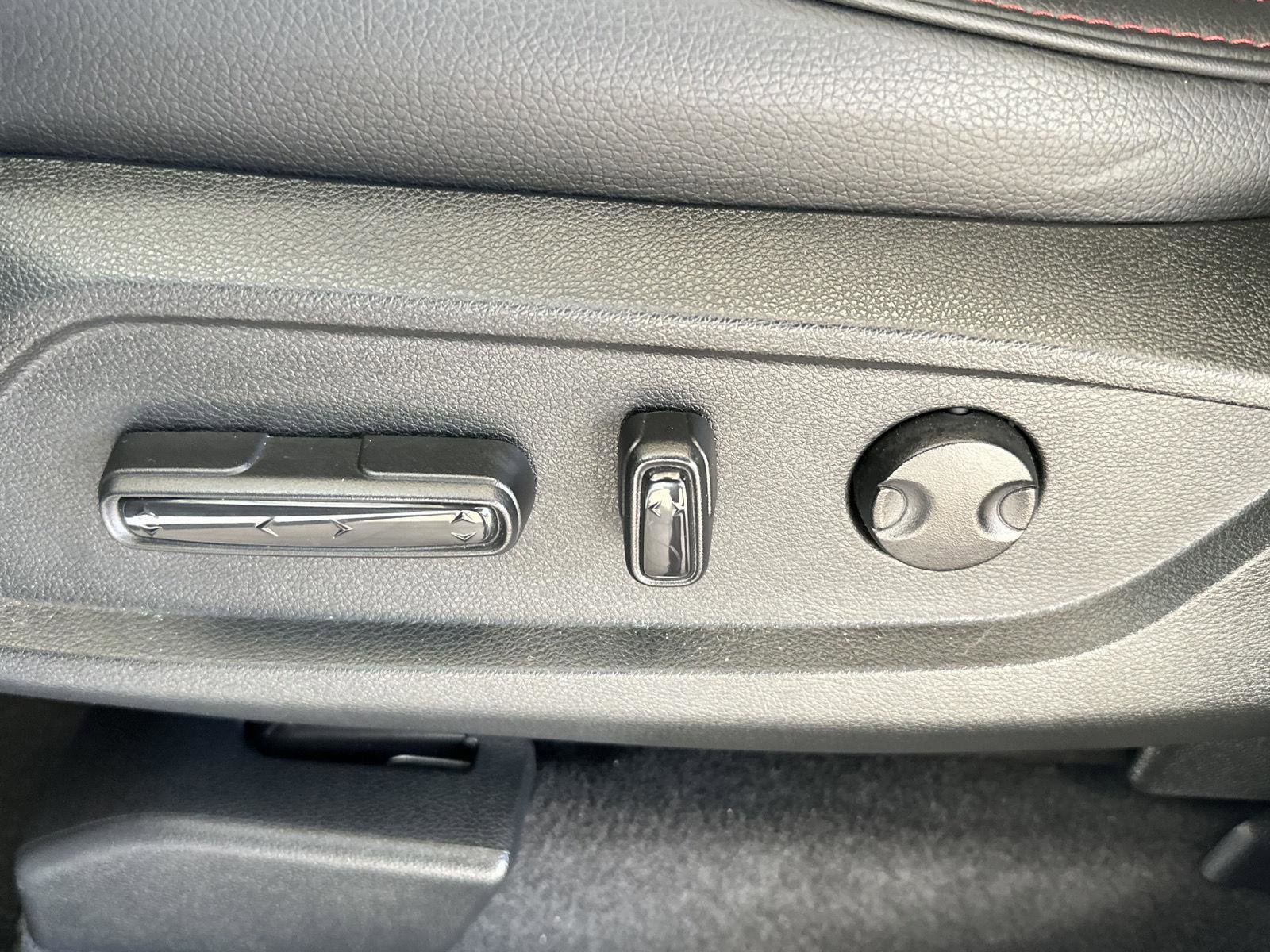 Certified 2025 Honda Pilot Black Edition image 34