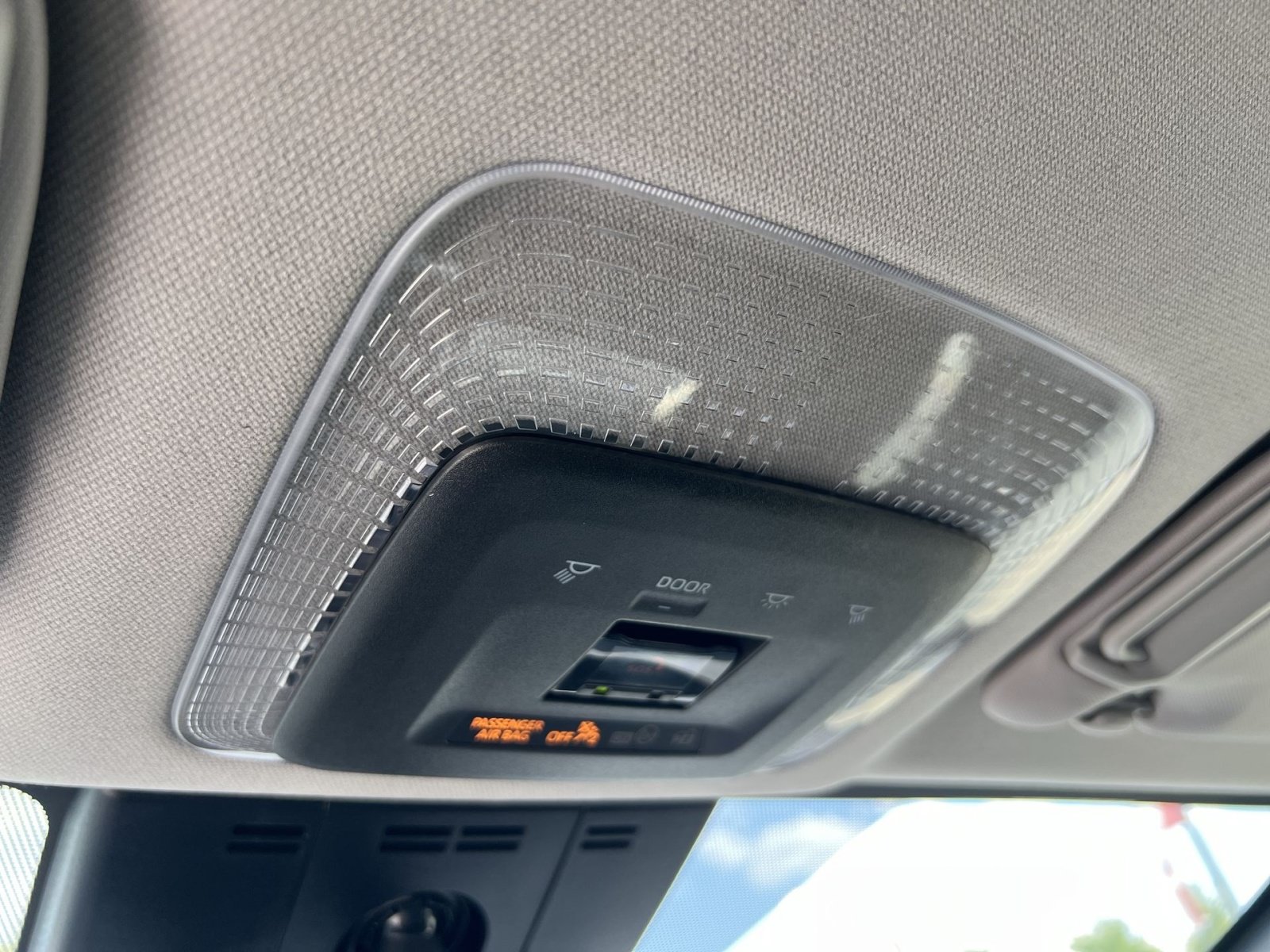 Used 2025 Toyota Prius LE FWD image 35