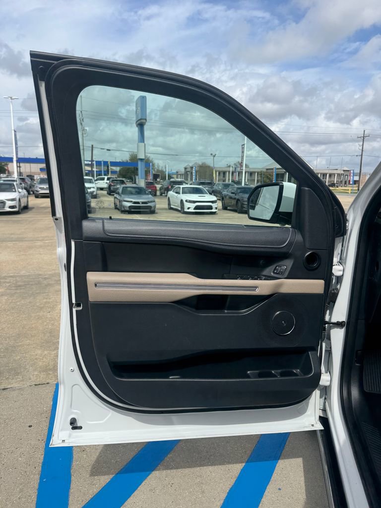Used 2024 Ford Expedition Max Limited image 8
