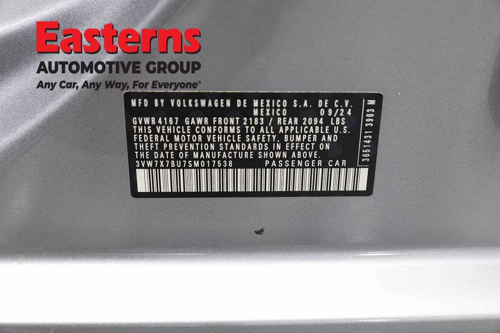 Used 2025 Volkswagen Jetta SE FWD image 35