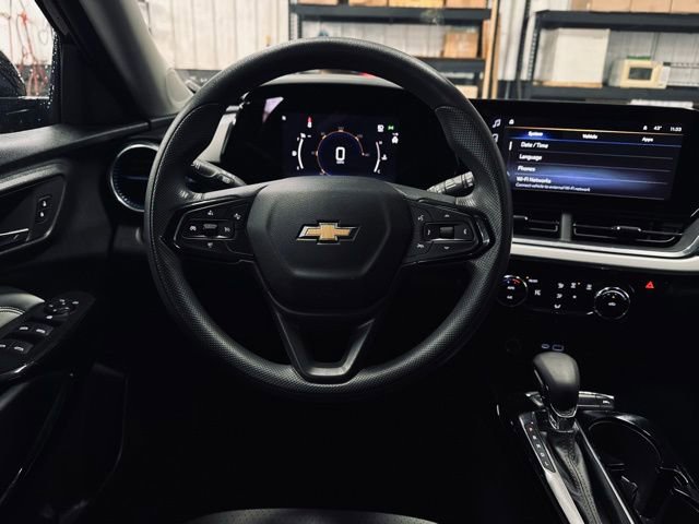 Used 2025 Chevrolet Trax LT image 22