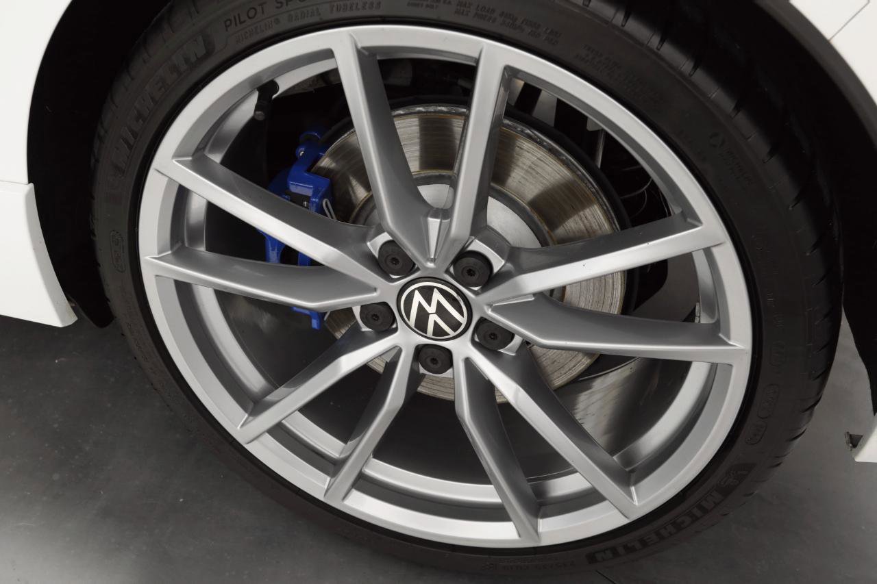 Used 2024 Volkswagen Golf R image 15