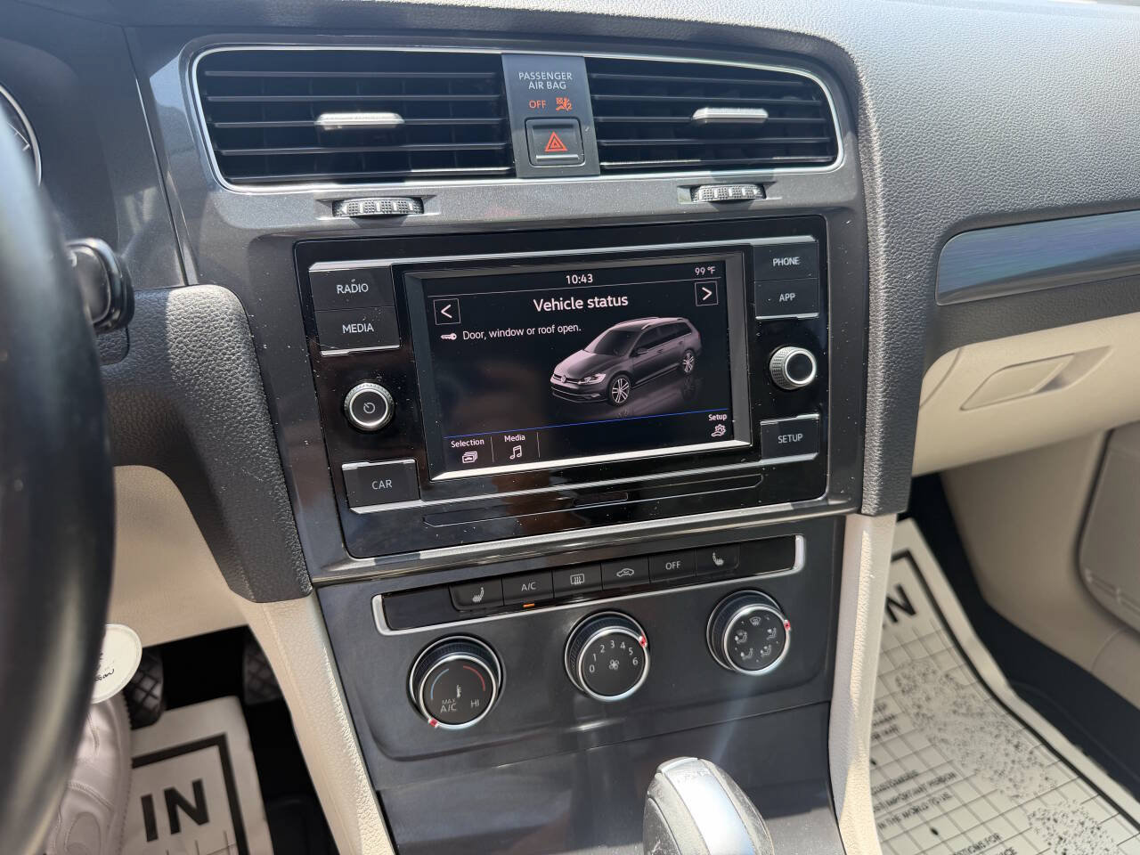 Used 2018 Volkswagen Golf S AWD/4WD image 13