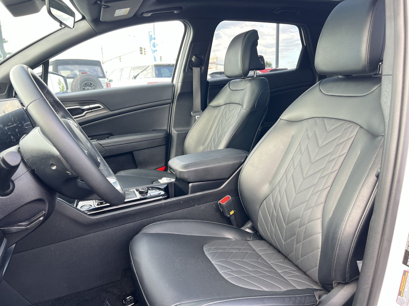 Used 2025 Kia Sportage X-Line w/ Premium Package AWD/4WD image 13