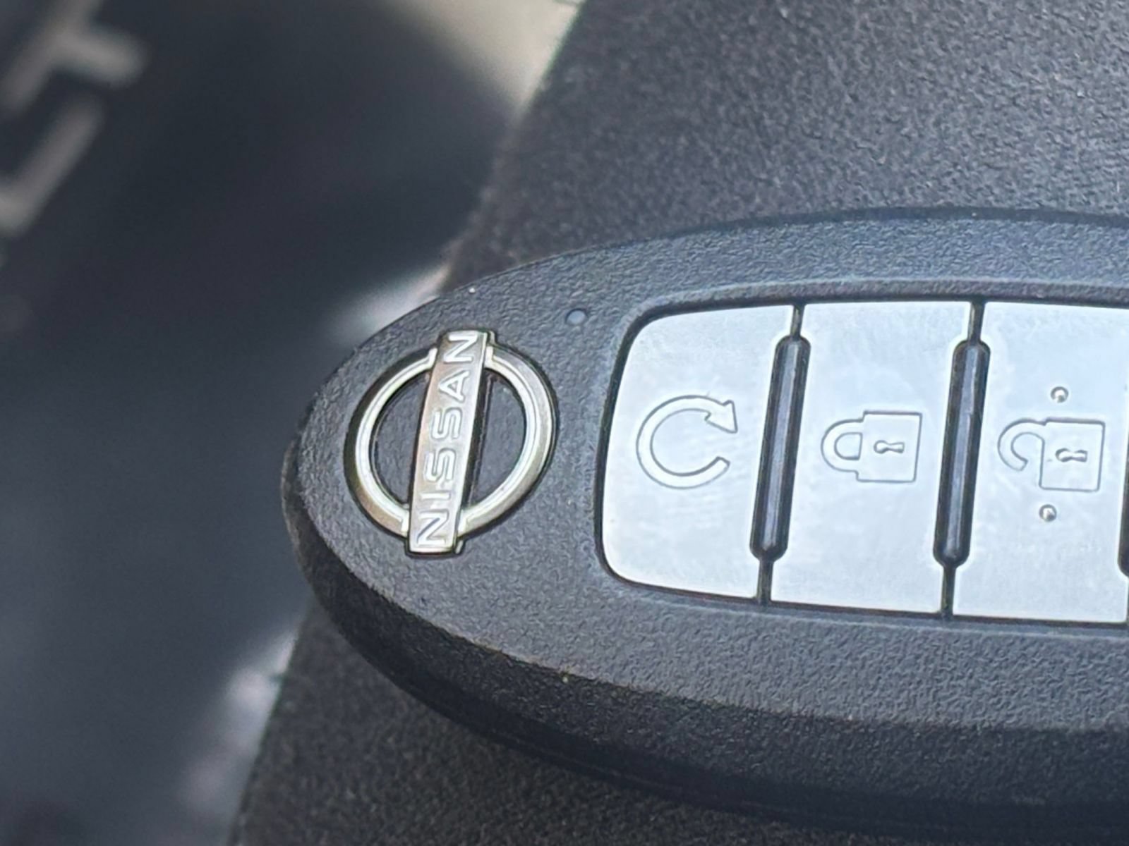 Used 2025 Nissan Altima 2.5 SV FWD image 25