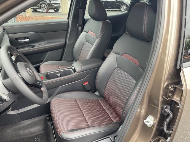 New 2025 Nissan Kicks SR image 15