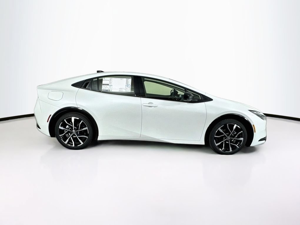 Used 2026 Toyota Prius Plug-In Hybrid FWD image 11