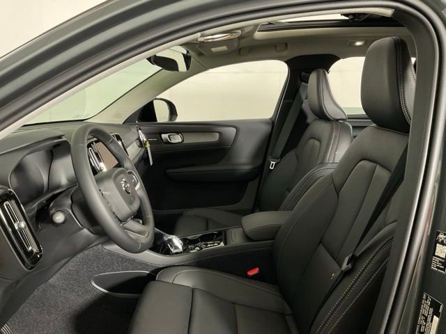 New 2026 Volvo XC40 B5 Ultra w/ Protection Package Premier AWD/4WD image 30