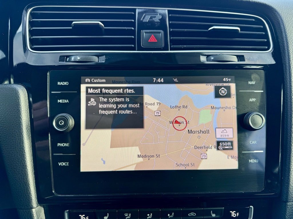 Used 2019 Volkswagen Golf R 4-Door image 33