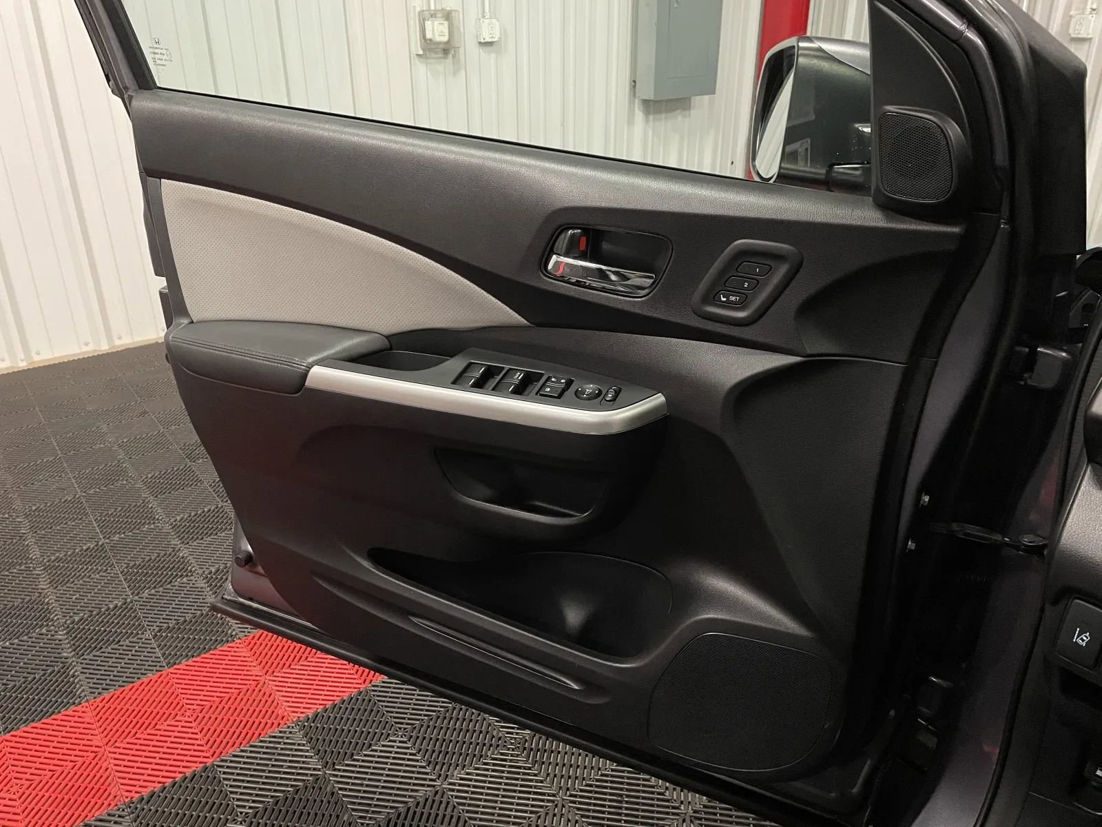 Used 2016 Honda CR-V Touring image 28