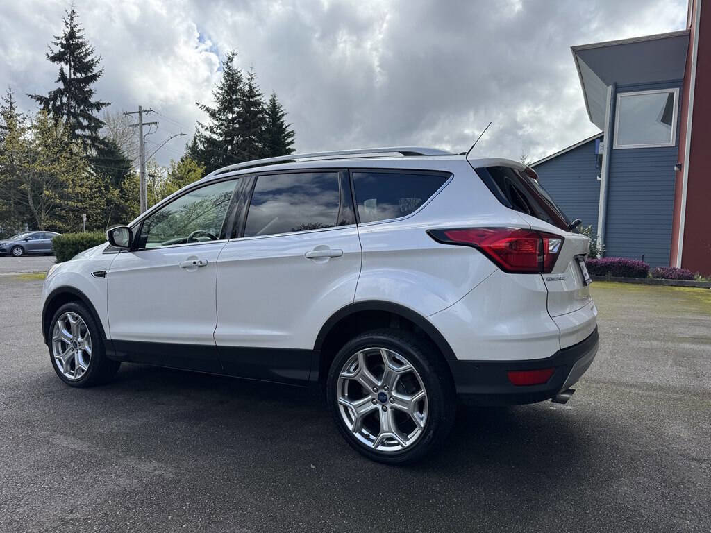 Used 2019 Ford Escape Titanium image 7