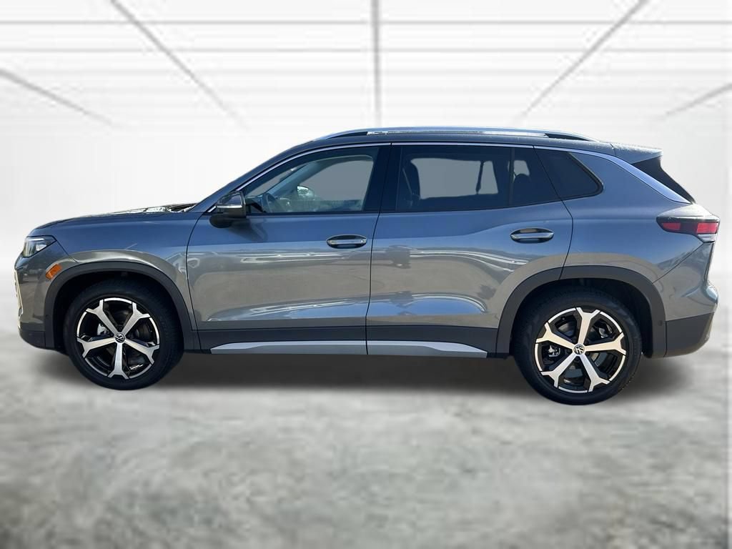 New 2026 Volkswagen Tiguan SE FWD image 3