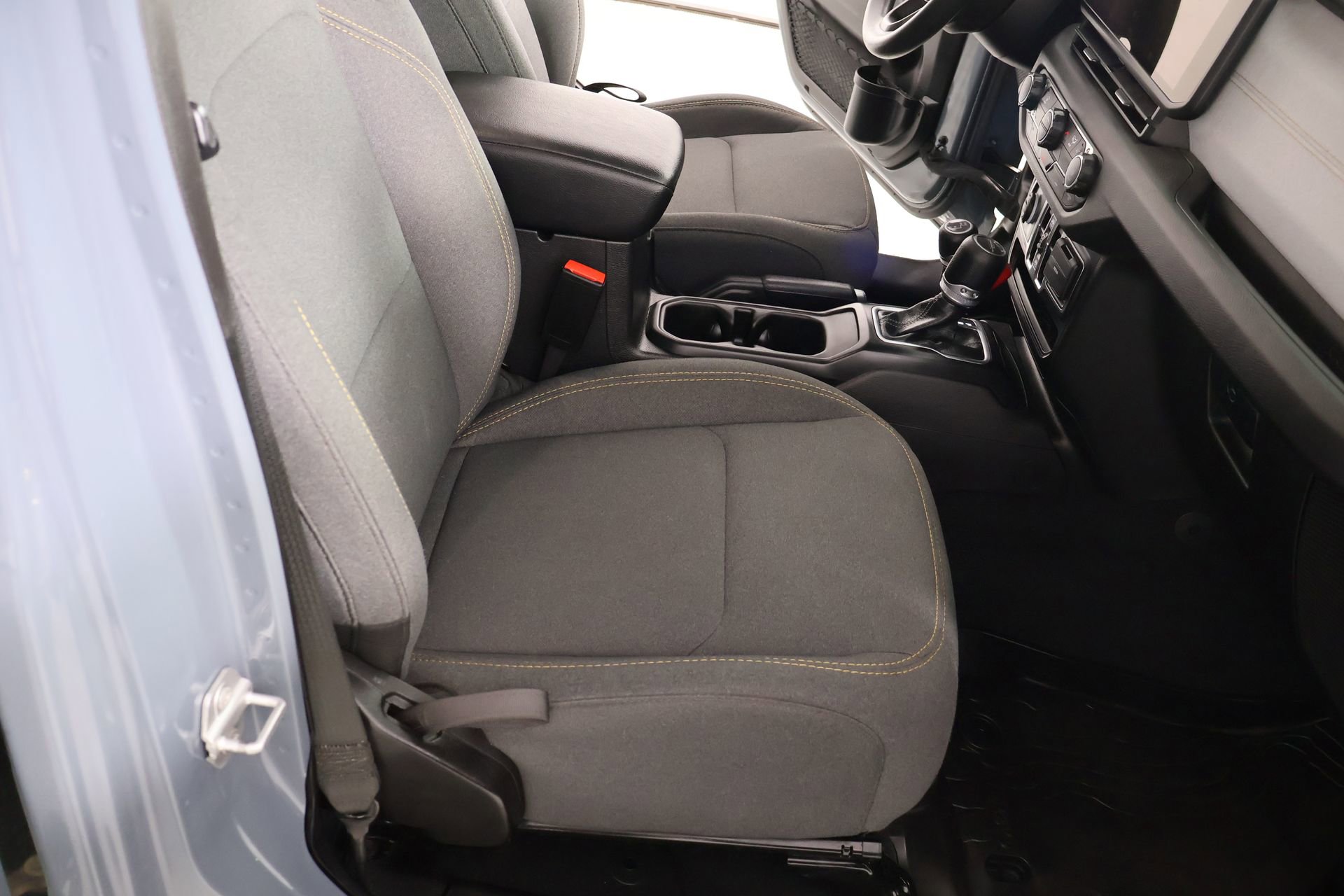 Used 2024 Jeep Gladiator Sport image 12