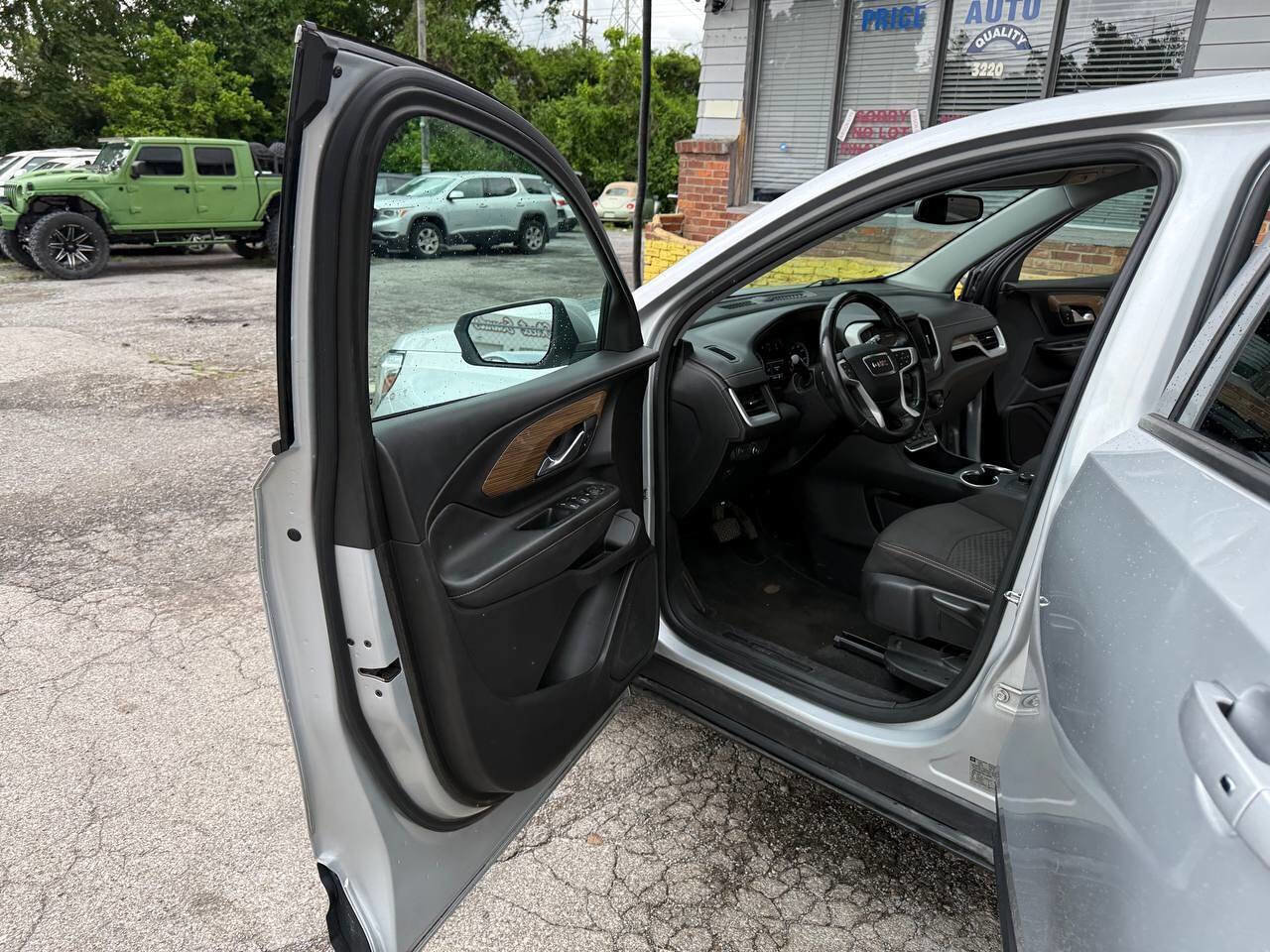 Used 2018 GMC Terrain SLE FWD image 9