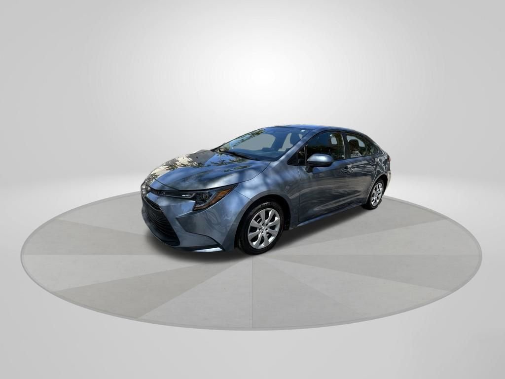 Used 2024 Toyota Corolla LE image 3