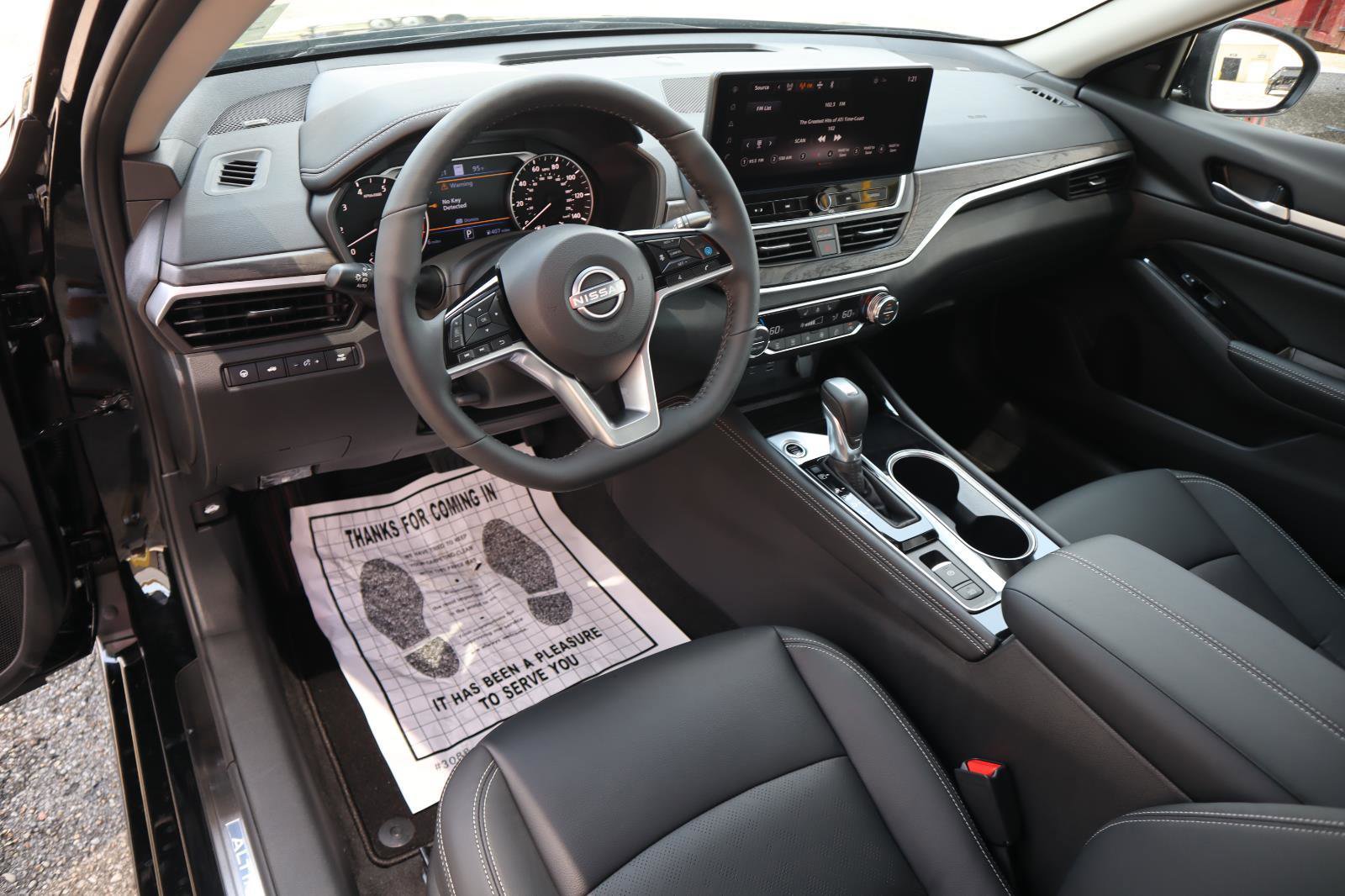 Used 2025 Nissan Altima 2.5 SL FWD image 22