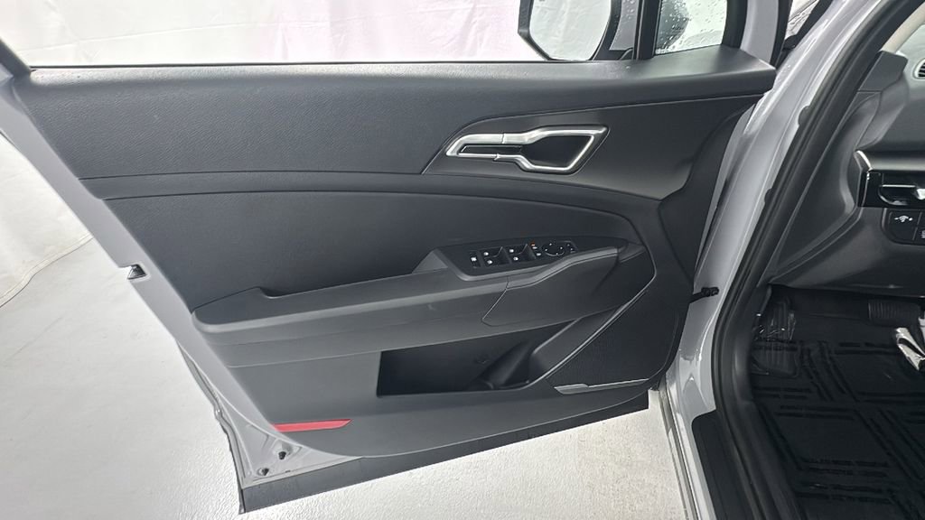 New 2026 Kia Sportage S image 18