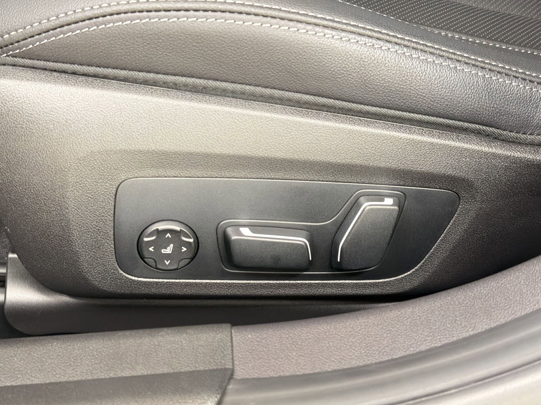 Certified 2026 BMW 330i Sedan w/ M Sport Package image 14