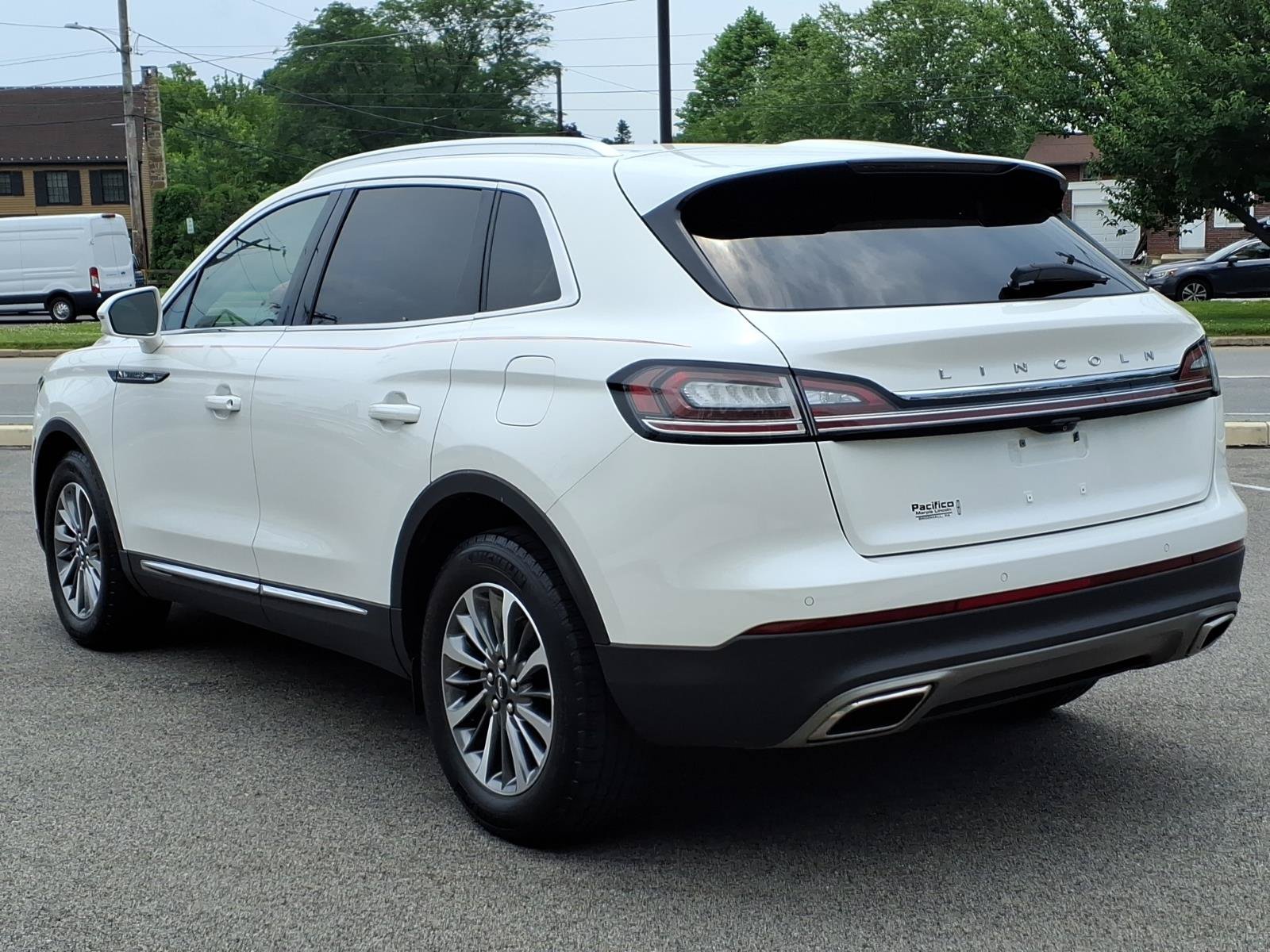 Used 2023 Lincoln Nautilus AWD w/ Premium Package image 5