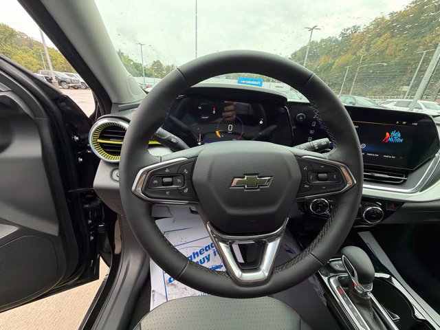 New 2026 Chevrolet Trax LT w/ Sunroof Package FWD image 12
