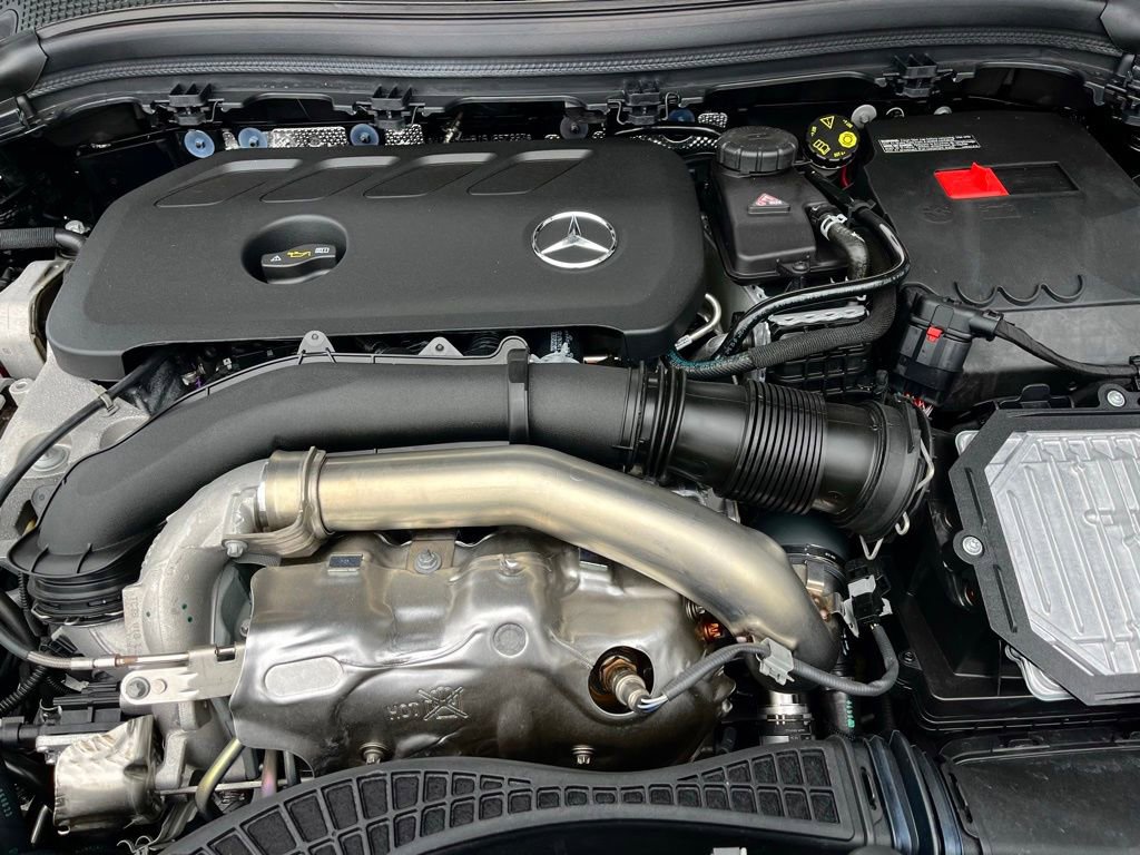 Used 2025 Mercedes-Benz GLA 250 4MATIC image 12