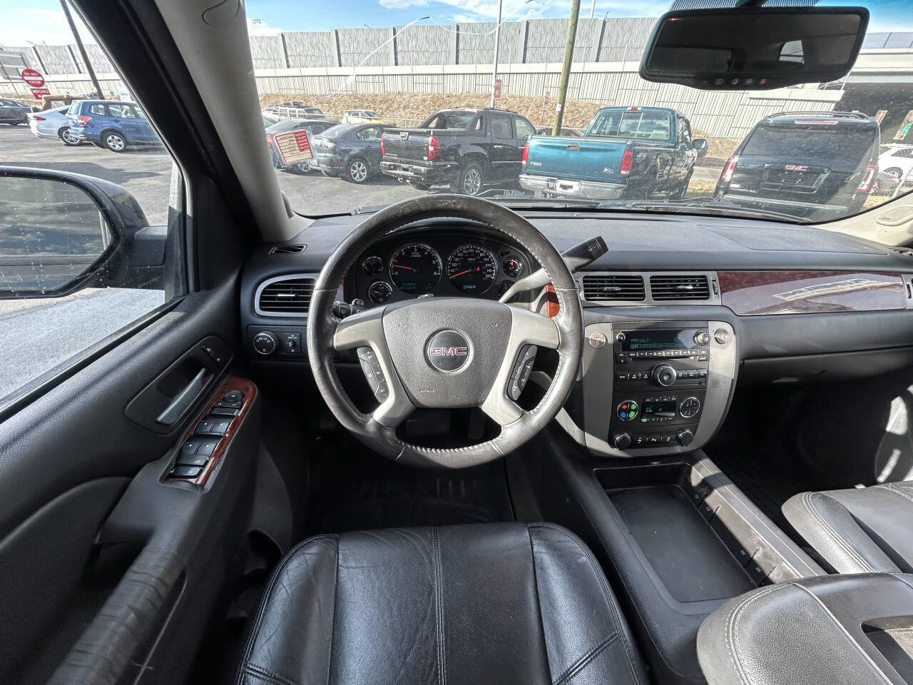 Used 2014 GMC Yukon XL SLT image 16