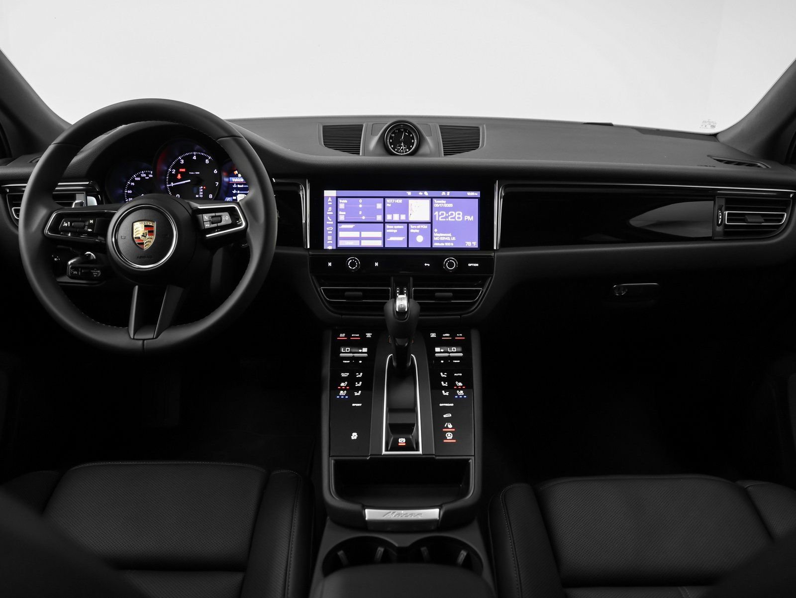 Certified 2025 Porsche Macan image 28