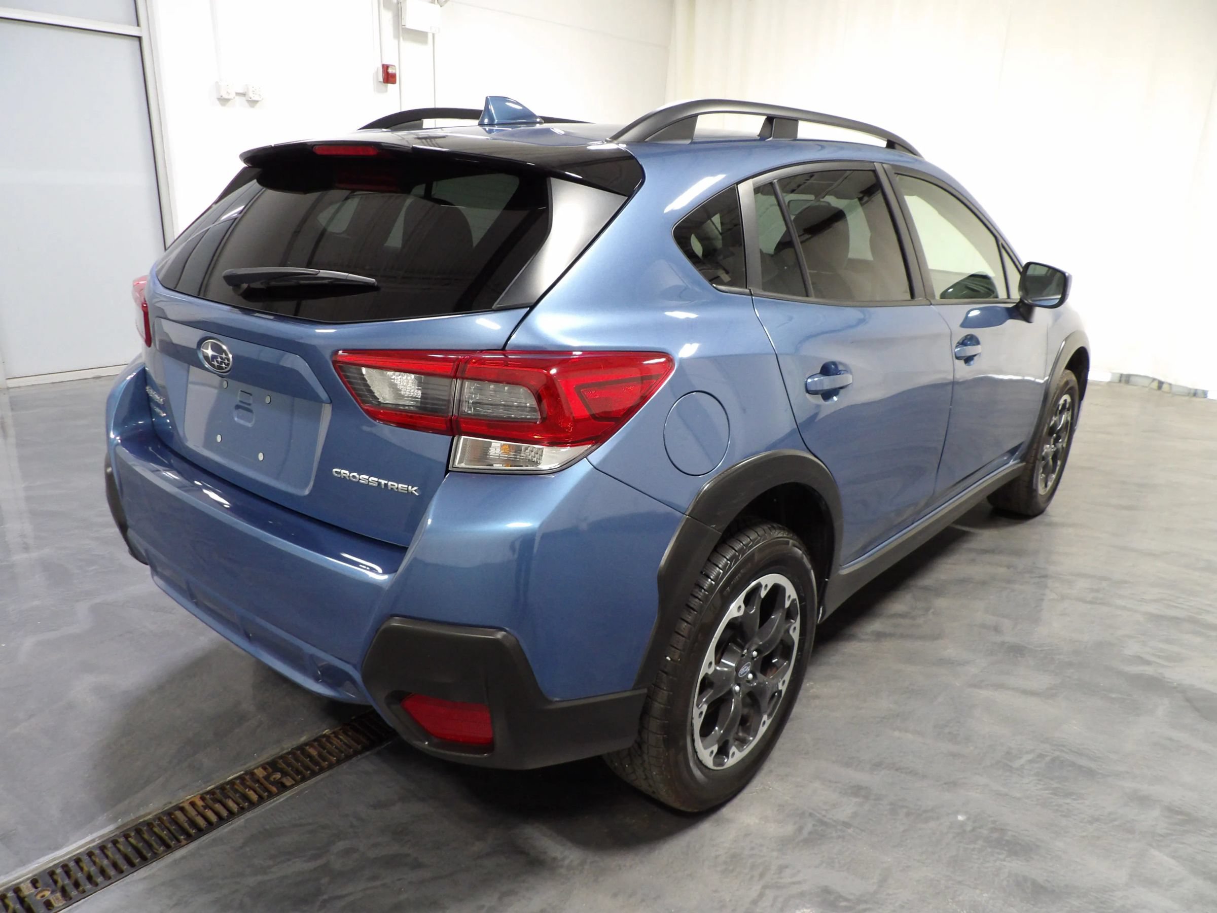 Used 2023 Subaru Crosstrek 2.0i Premium AWD/4WD image 4