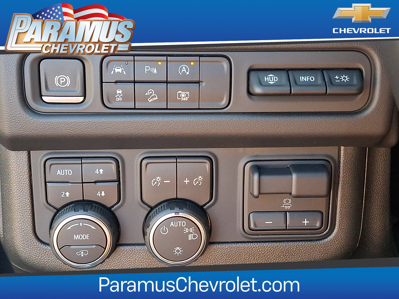 Used 2024 Chevrolet Suburban High Country AWD/4WD image 25