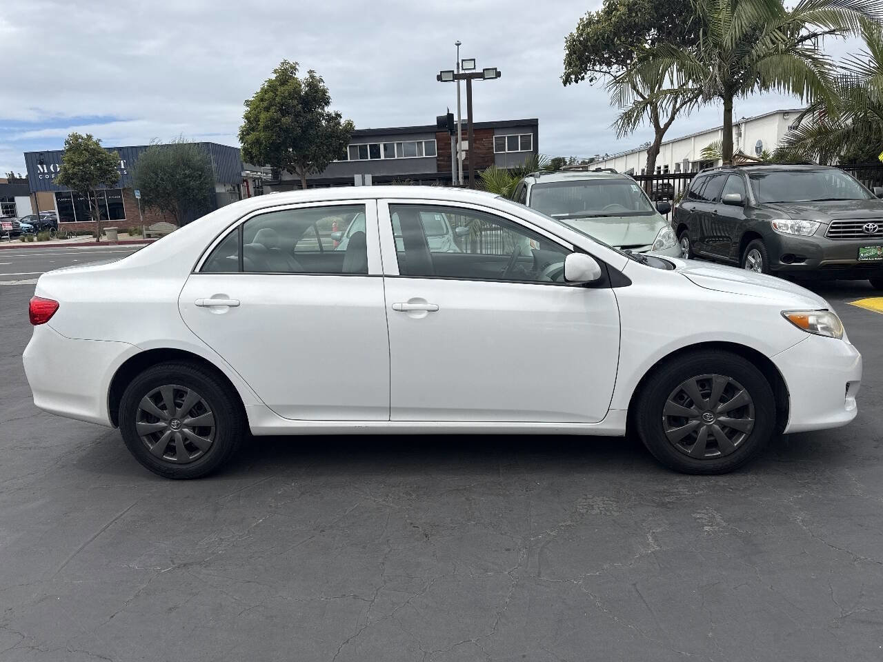 Used 2009 Toyota Corolla LE FWD image 6