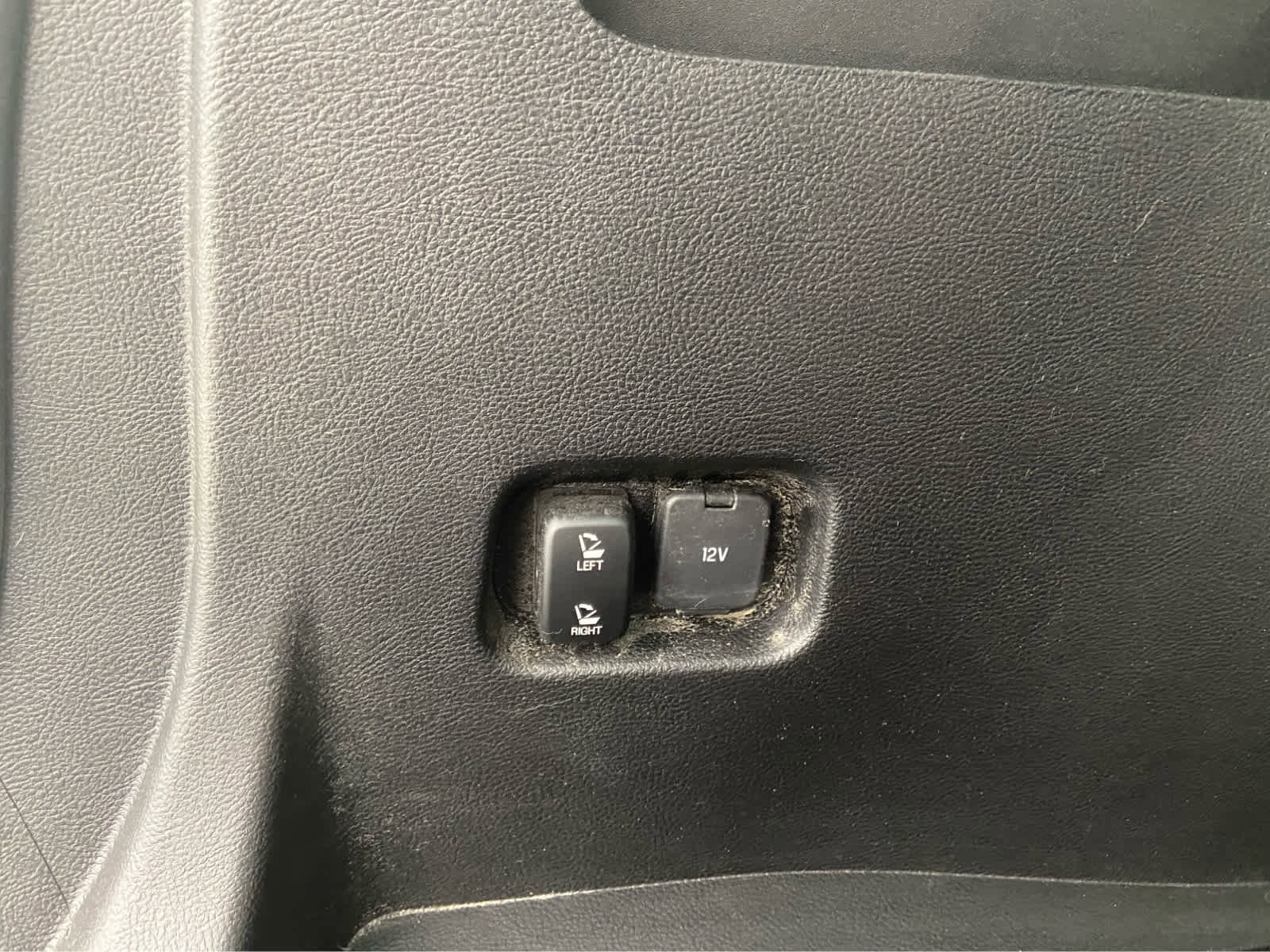 Used 2024 Ford Edge SEL w/ Convenience Package image 9