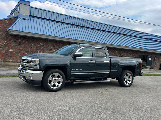 Used 2017 Chevrolet Silverado 1500 LTZ w/ Sport Package AWD/4WD image 7