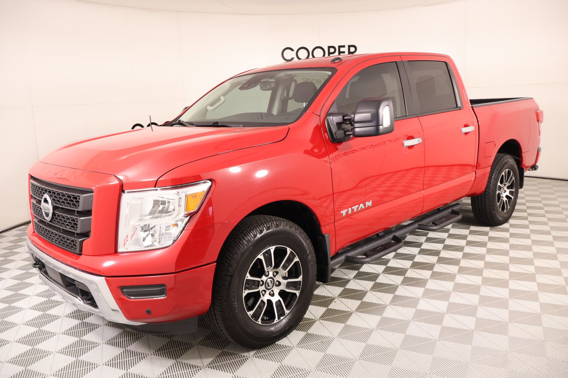 Used 2021 Nissan Titan SV w/ SV Convenience Package AWD/4WD image 11
