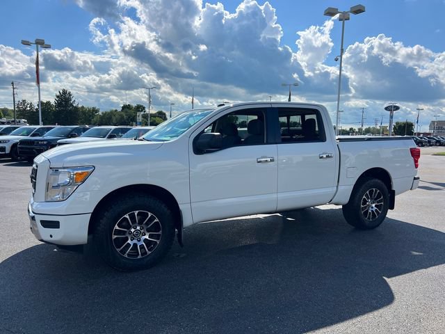 Used 2021 Nissan Titan SV w/ SV Convenience Package AWD/4WD image 3