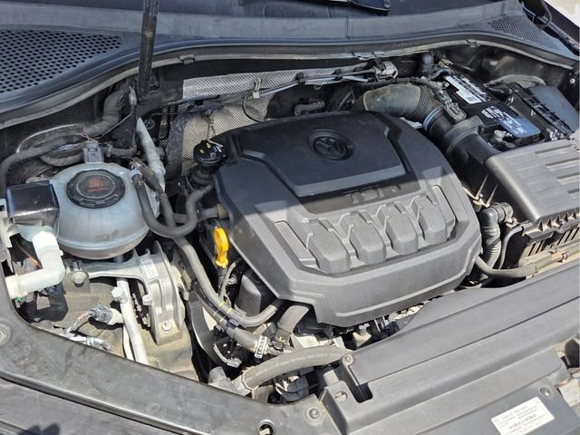 Used 2018 Volkswagen Tiguan SEL FWD image 22