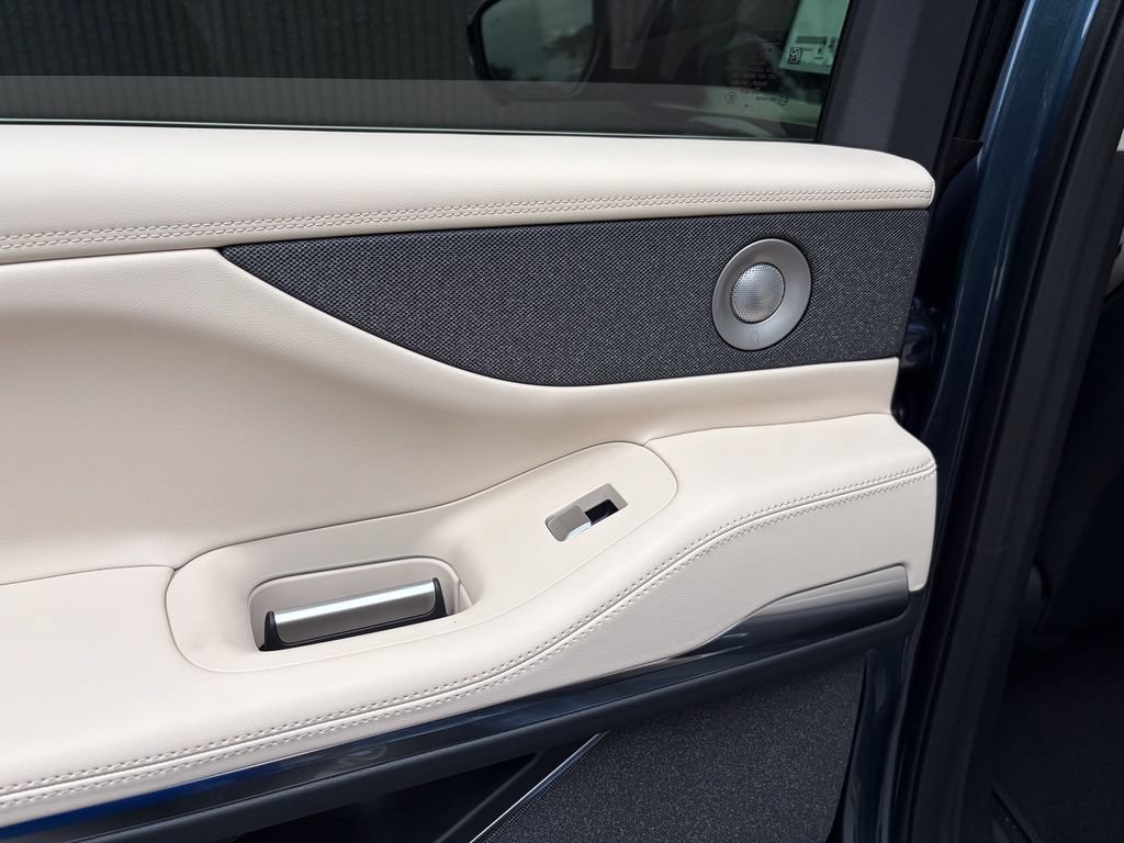 New 2027 Lincoln Navigator Reserve AWD/4WD image 22