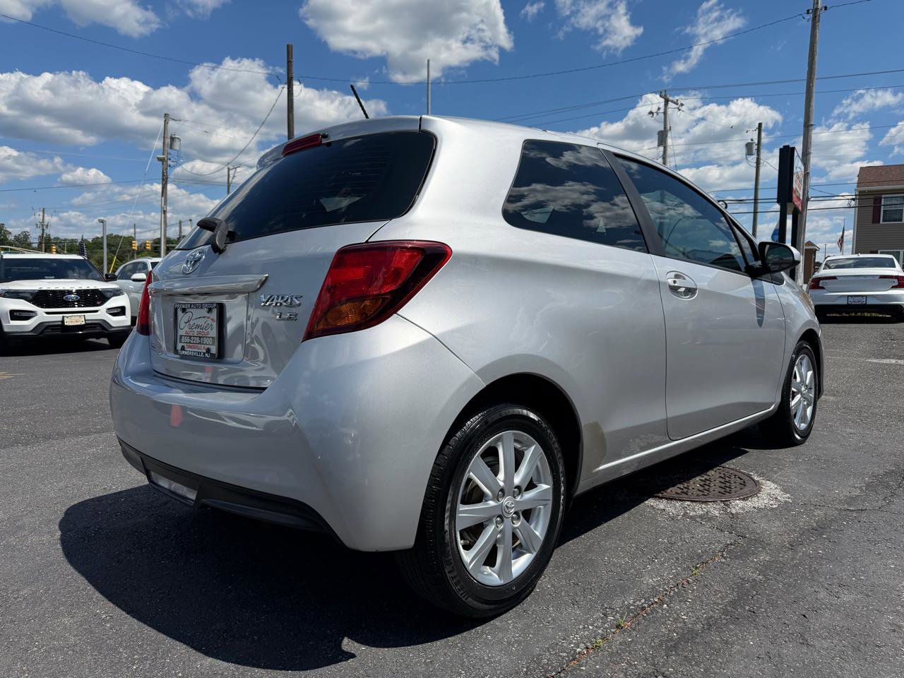 Used 2015 Toyota Yaris LE FWD image 5