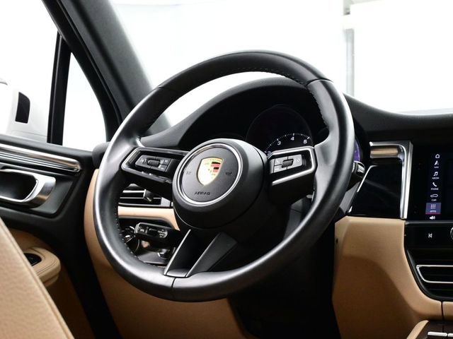 Certified 2023 Porsche Macan image 19