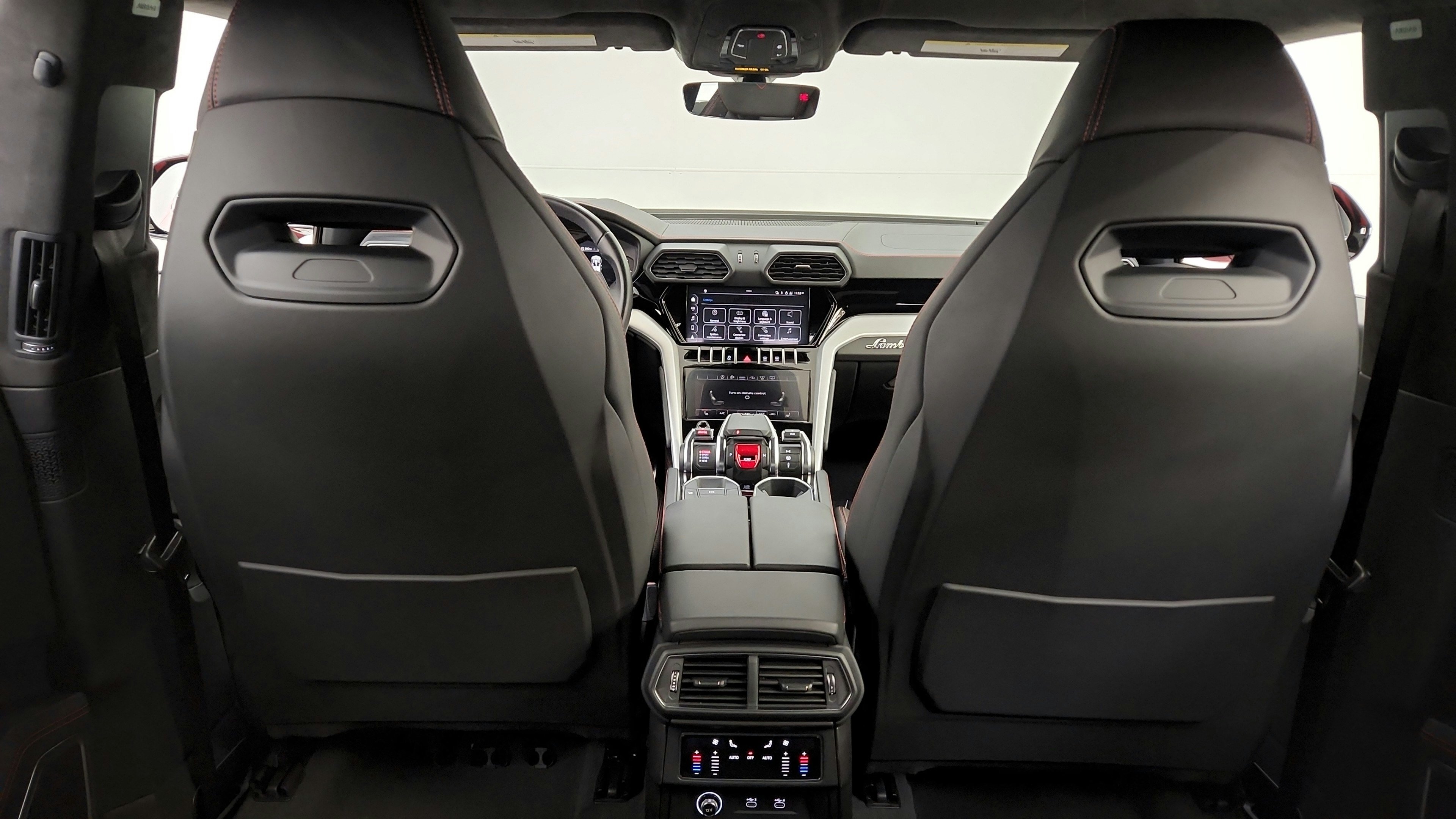 Used 2022 Lamborghini Urus AWD/4WD image 38