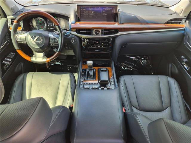 Used 2021 Lexus LX 570 4WD w/ Luxury Package image 18