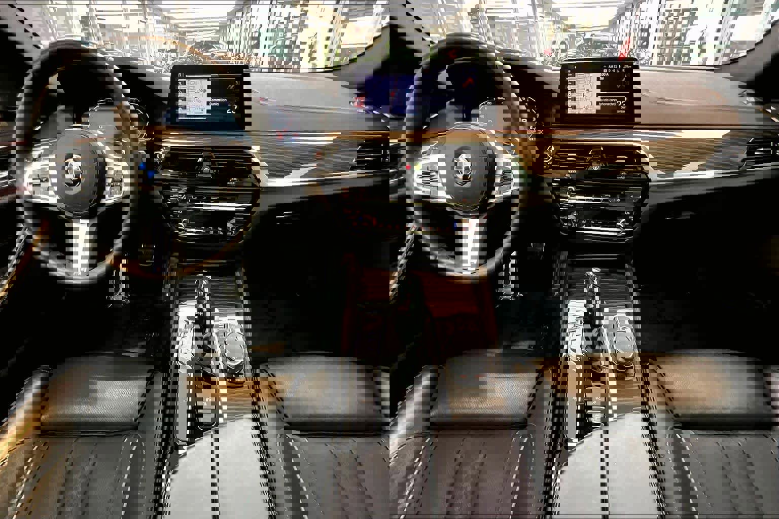 Used 2020 BMW M550i xDrive w/ Executive Package image 15