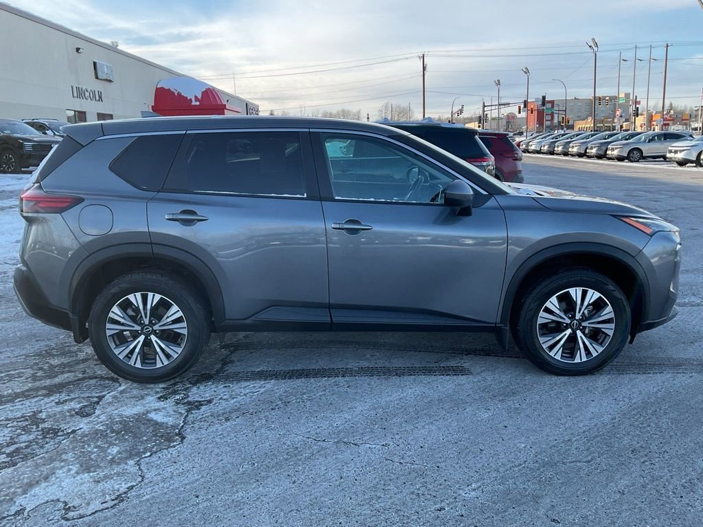 Used 2023 Nissan Rogue SV AWD/4WD image 4
