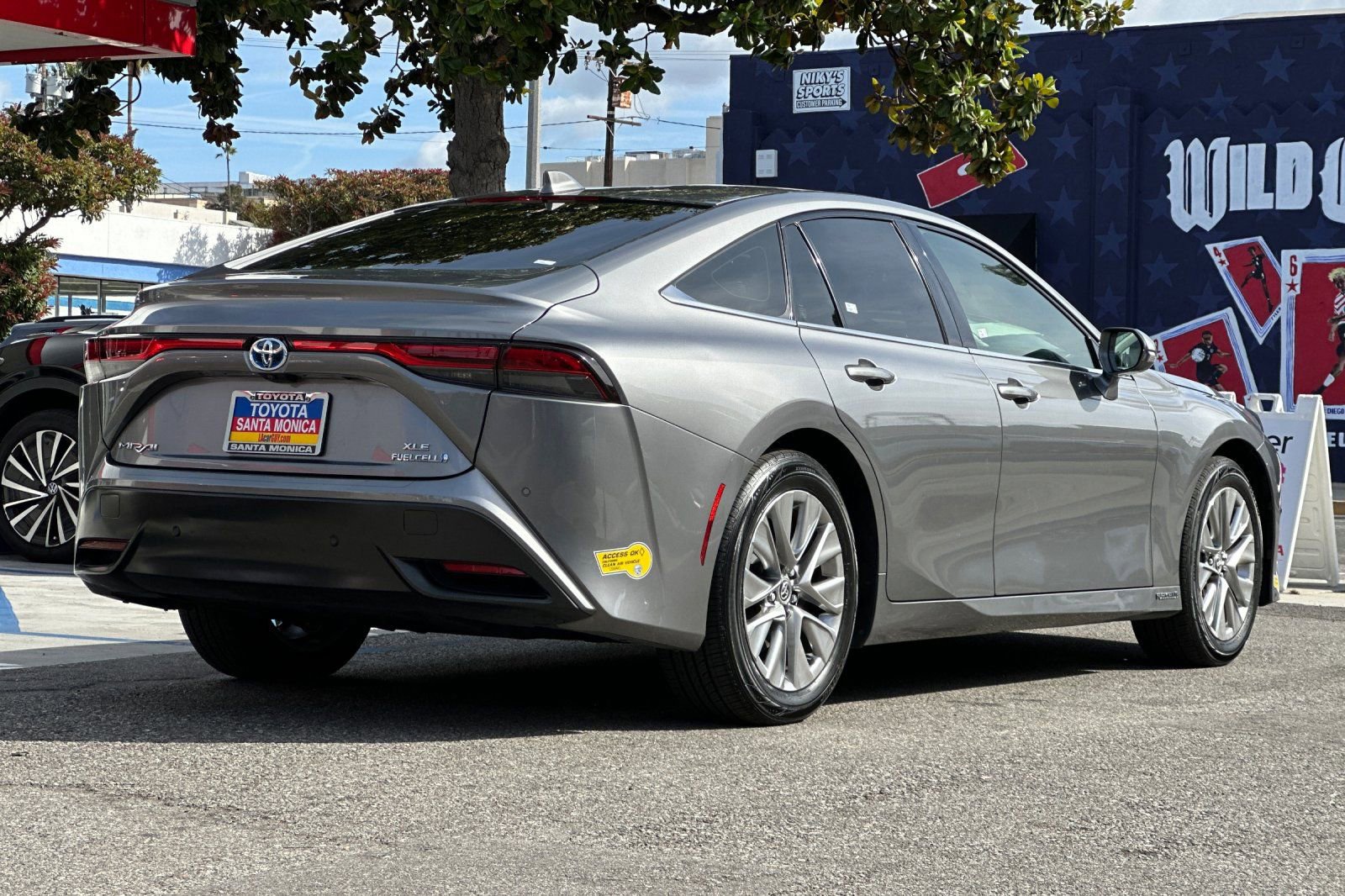 Used 2021 Toyota Mirai XLE w/ Advanced Technology Package RWD image 4