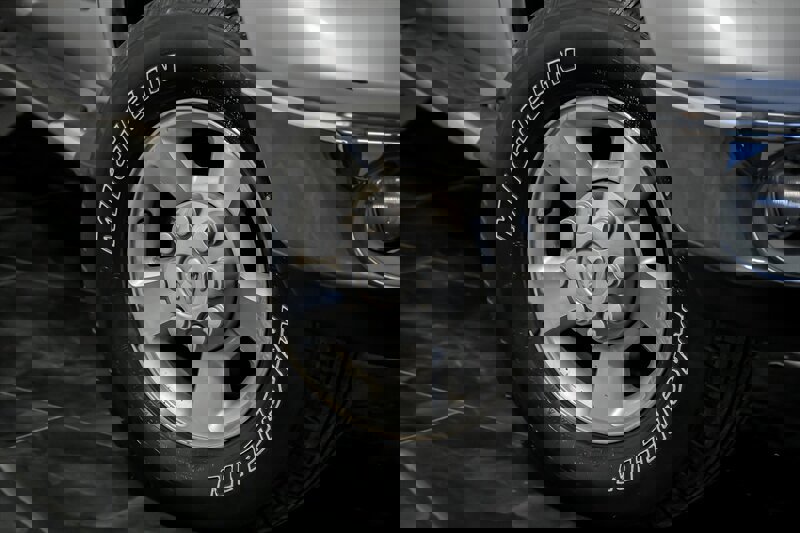 Used 2003 Dodge Ram 2500 Truck SLT image 3