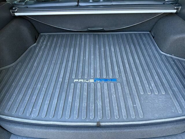 Used 2022 Toyota Prius Prime XLE FWD image 19