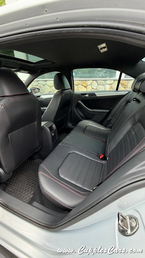 Used 2013 Volkswagen Jetta GLI Autobahn FWD image 31